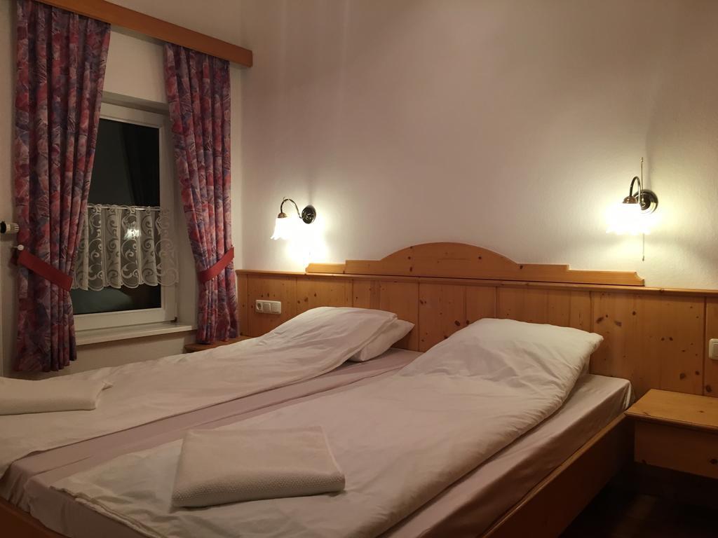 Hôtel Gasthof Zum Hochfelln à Bergen  Extérieur photo